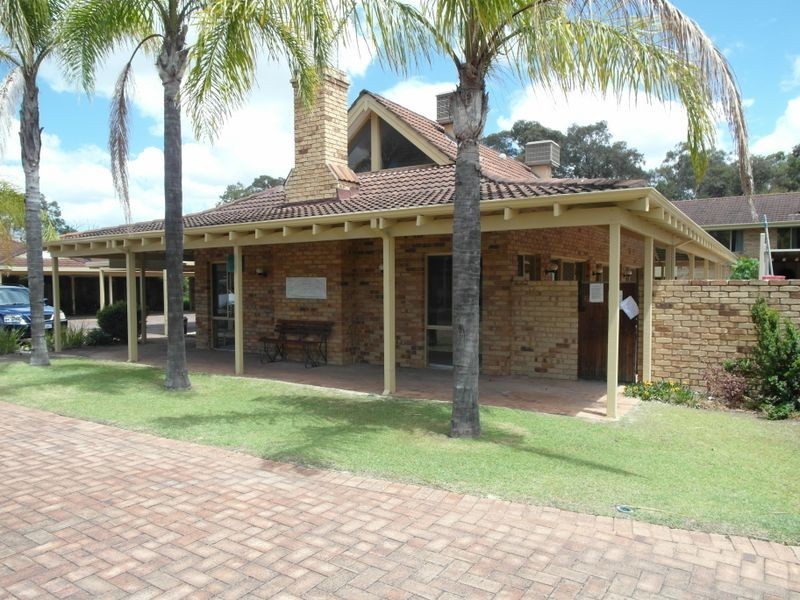 8/24 Southdown Place, Thornlie WA 6108