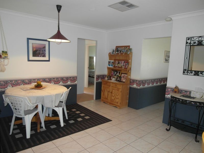 10 Piesse Place, Seville Grove WA 6112