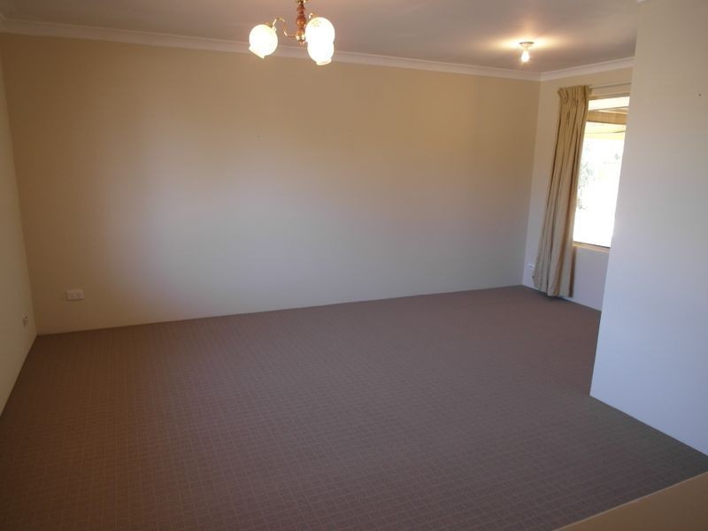 1 Numbat Court, Brookdale WA 6112
