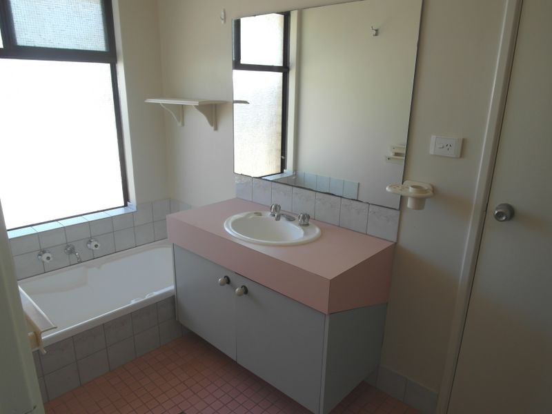 1 Numbat Court, Brookdale WA 6112