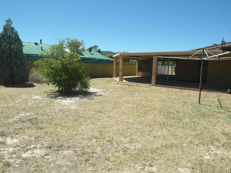 1 Numbat Court, Brookdale WA 6112