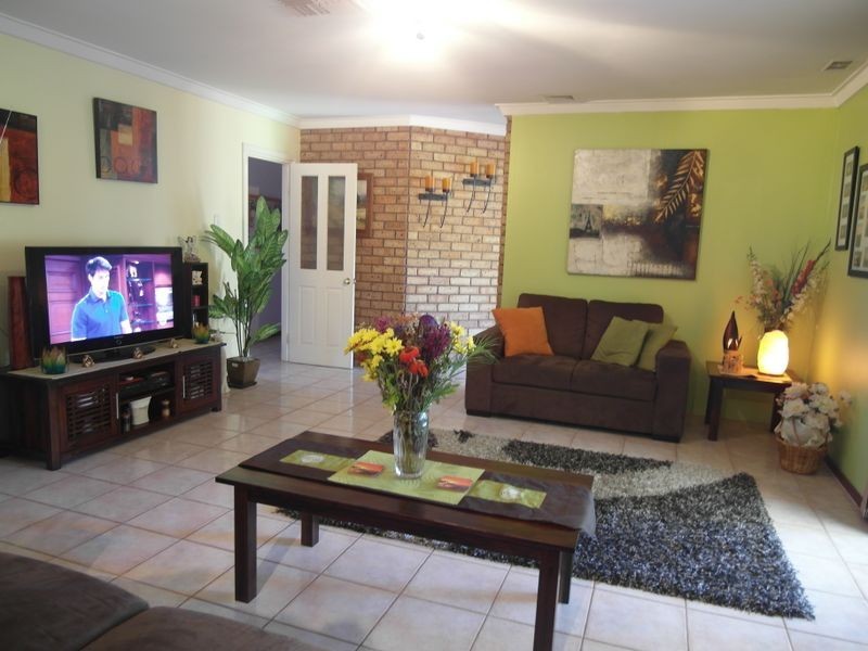 48 Shearwater Way, Gosnells WA 6110