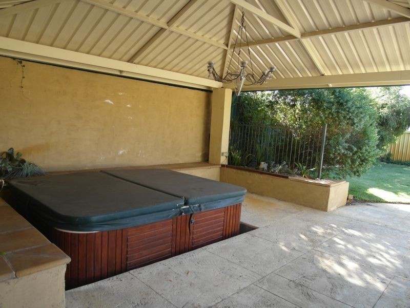 48 Shearwater Way, Gosnells WA 6110