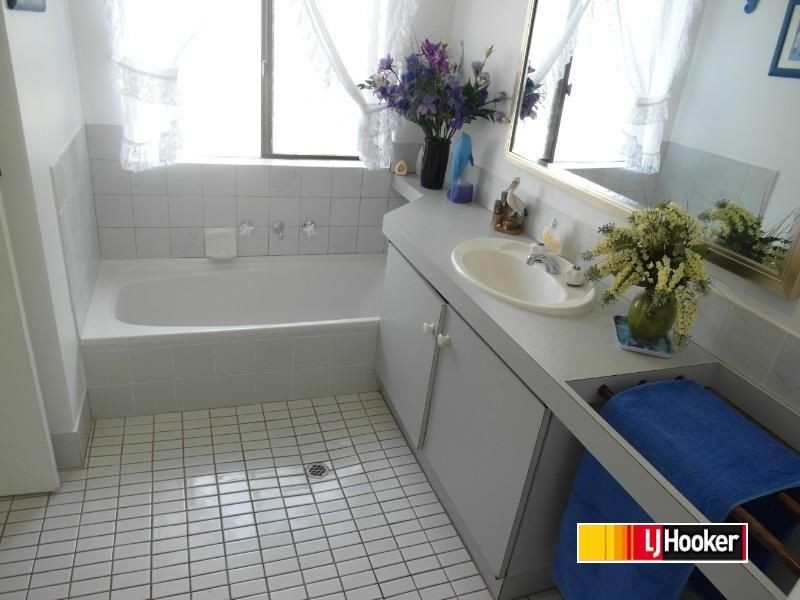 48 Shearwater Way, Gosnells WA 6110