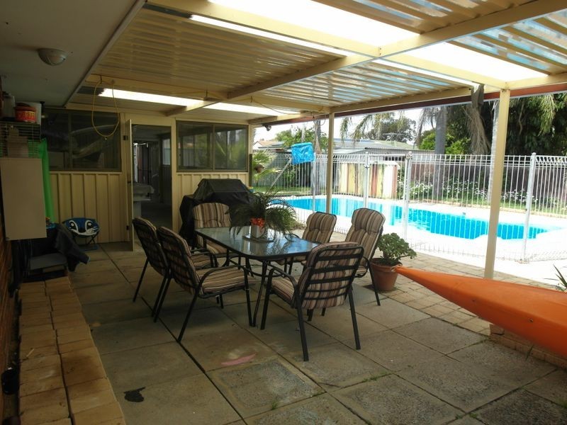 35 Clovertree Street, Maddington WA 6109