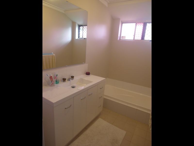 20 Coachwood Way, Maddington WA 6109