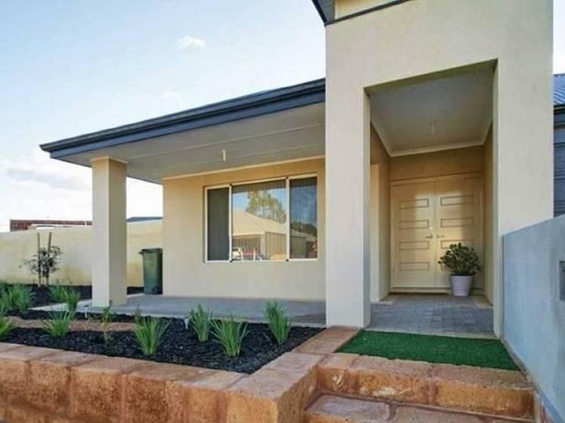 11 Barrington Ave, Champion Lakes WA 6111