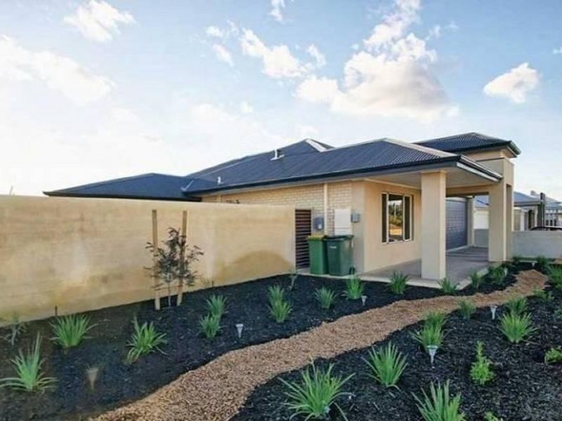 11 Barrington Ave, Champion Lakes WA 6111