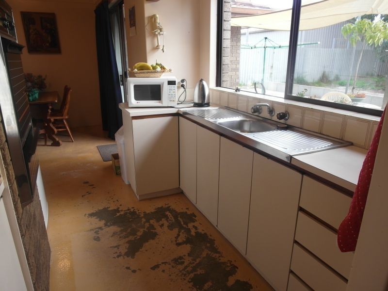 6 Minilya Court, Gosnells WA 6110