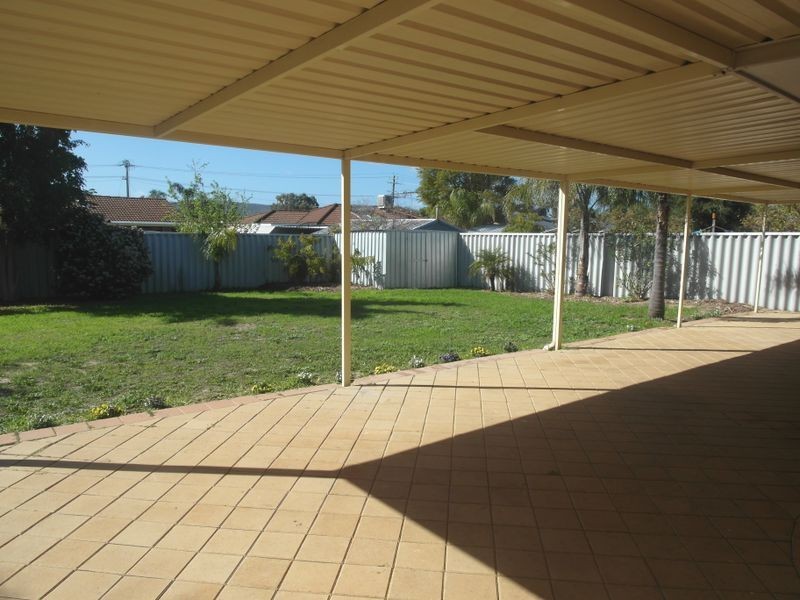 74 Swingler Way, Gosnells WA 6110