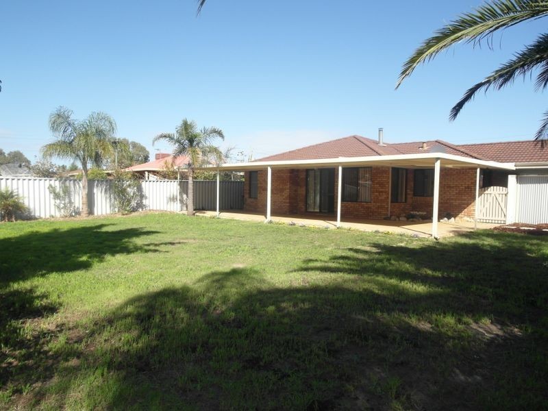 74 Swingler Way, Gosnells WA 6110