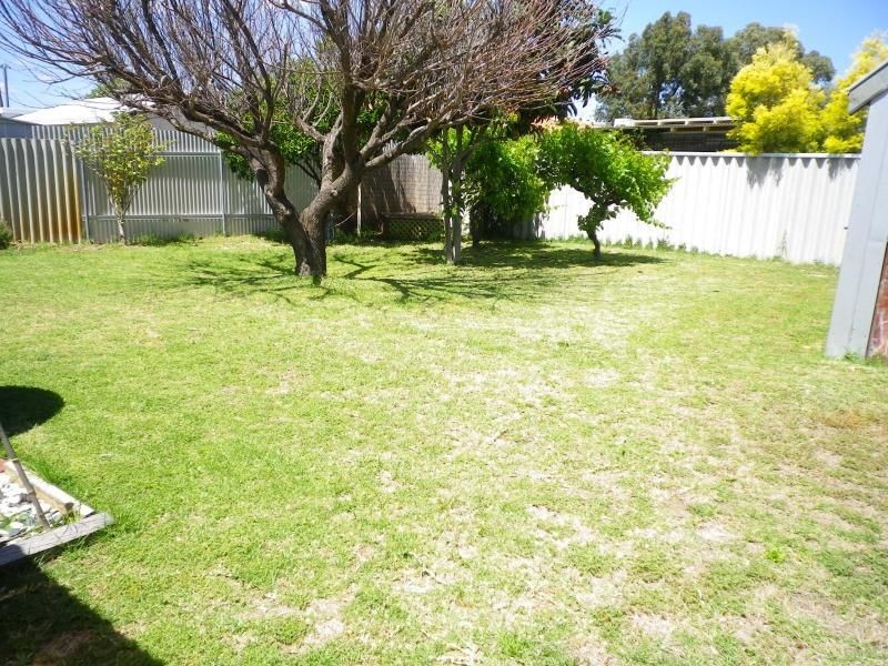 73 Crandon Street, Gosnells WA 6110