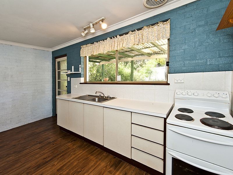 52B Schruth Ave, Kelmscott WA 6111