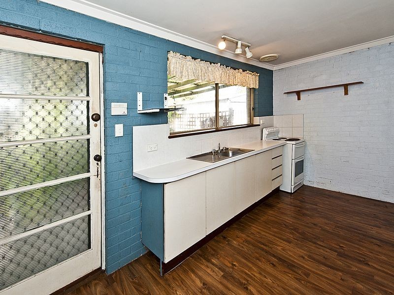 52B Schruth Ave, Kelmscott WA 6111