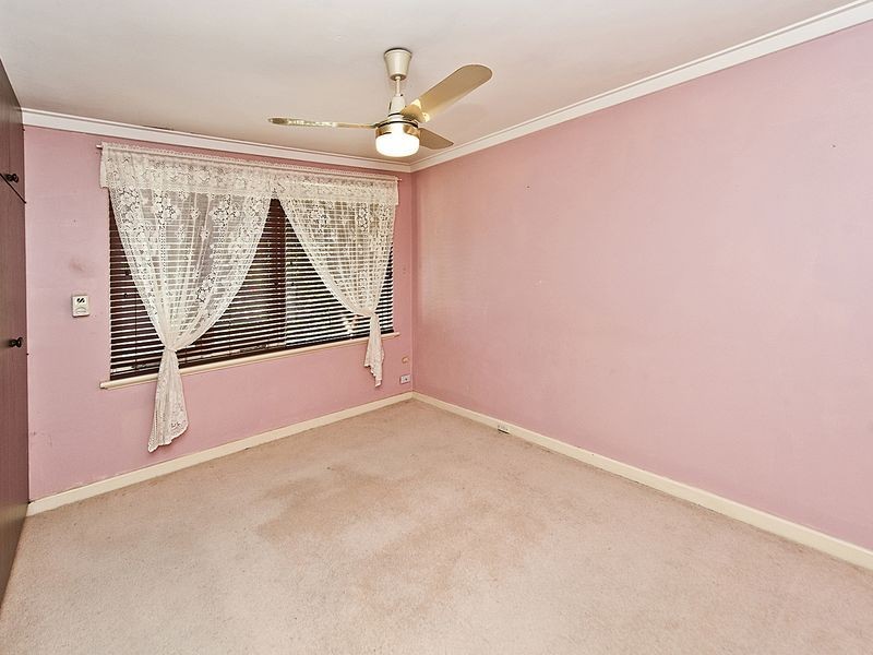 52B Schruth Ave, Kelmscott WA 6111