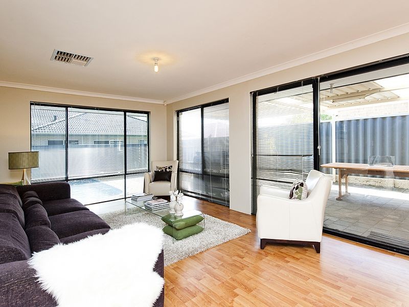 2 Cherruck Close, Maddington WA 6109