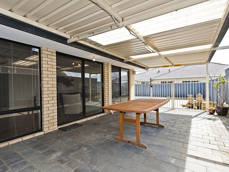 2 Cherruck Close, Maddington WA 6109