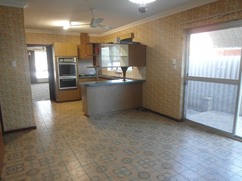 31 Lawrence Street, Gosnells WA 6110