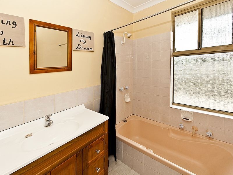 6 Mulline Court, Maddington WA 6109