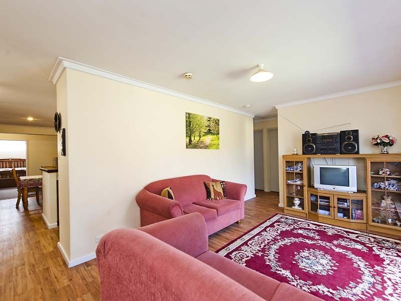 20 Dwyer Crescent, Gosnells WA 6110