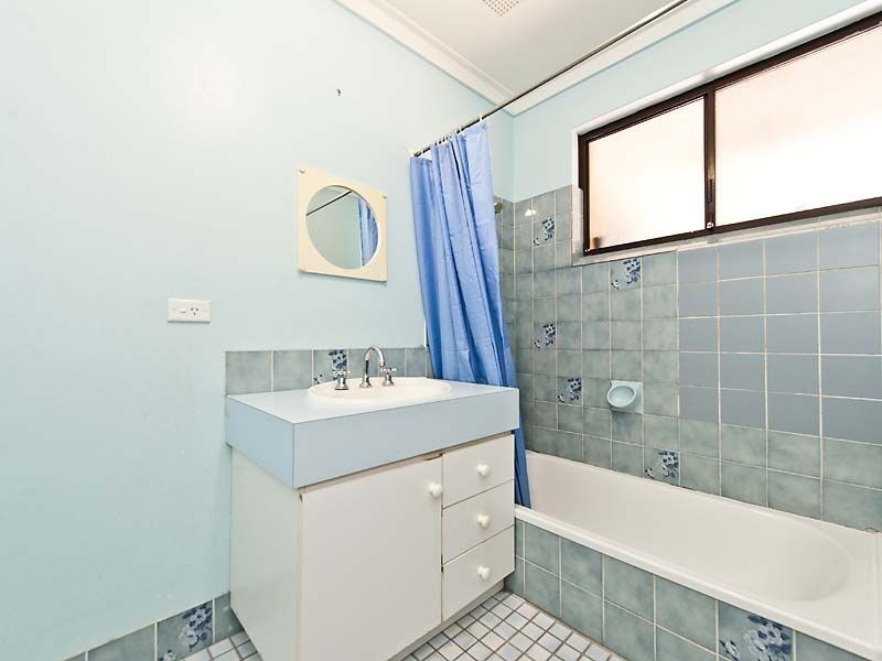 20 Dwyer Crescent, Gosnells WA 6110