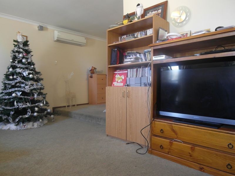 7 Exon Court, Camillo WA 6111