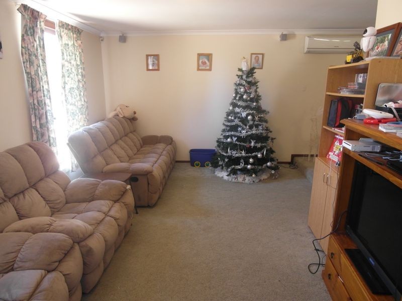 7 Exon Court, Camillo WA 6111