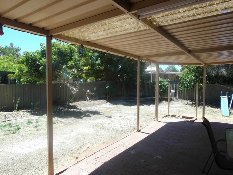 7 Exon Court, Camillo WA 6111