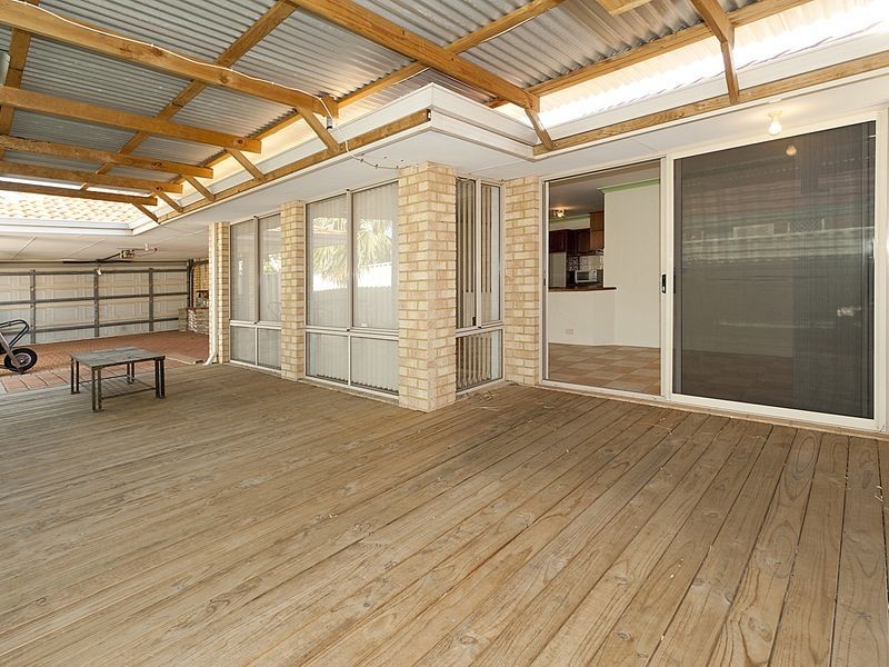 76 Lauterbach Drive, Gosnells WA 6110