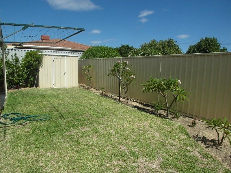 13/2 Attfield Street, Maddington WA 6109