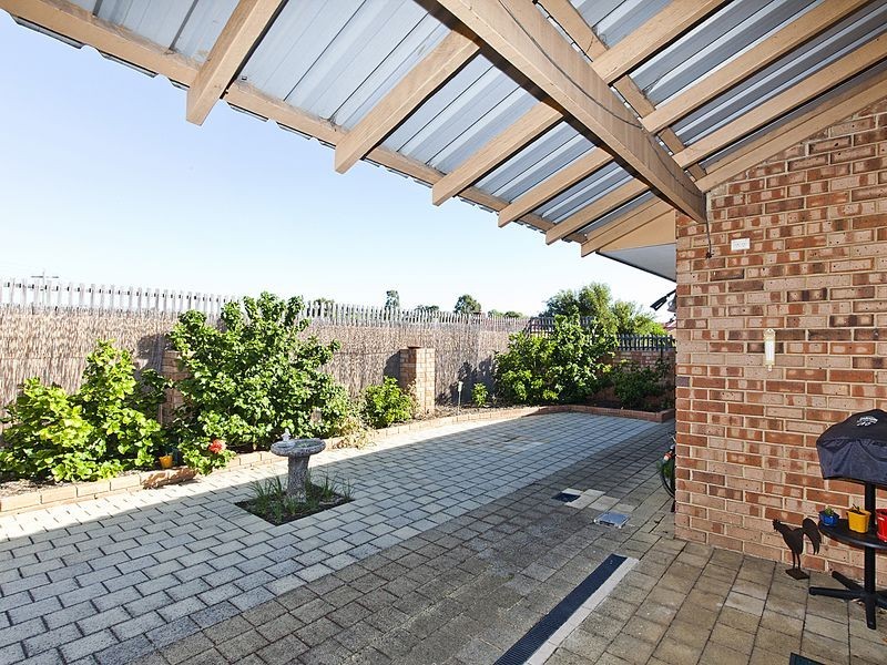 1/1 Heron Place, Maddington WA 6109