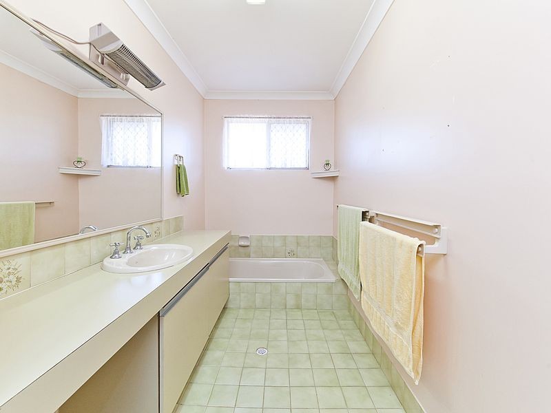 1/1 Heron Place, Maddington WA 6109