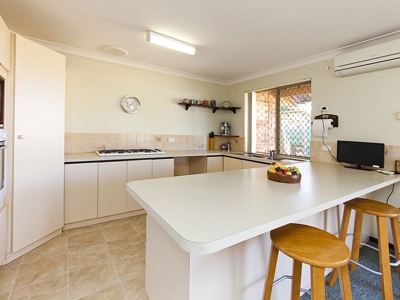1/1 Heron Place, Maddington WA 6109