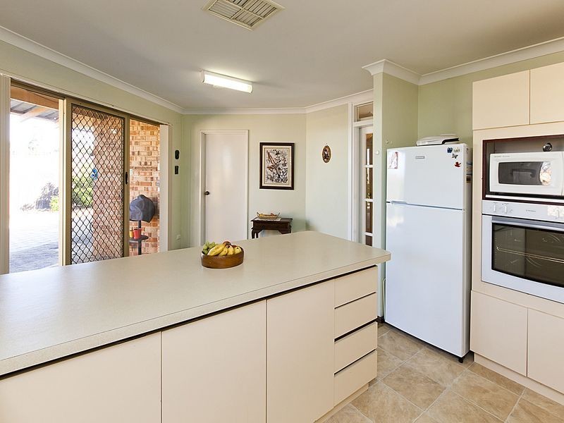 1/1 Heron Place, Maddington WA 6109