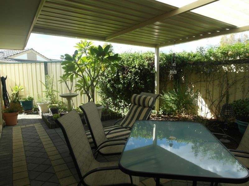 12/11 Firetail Place, Kenwick WA 6107