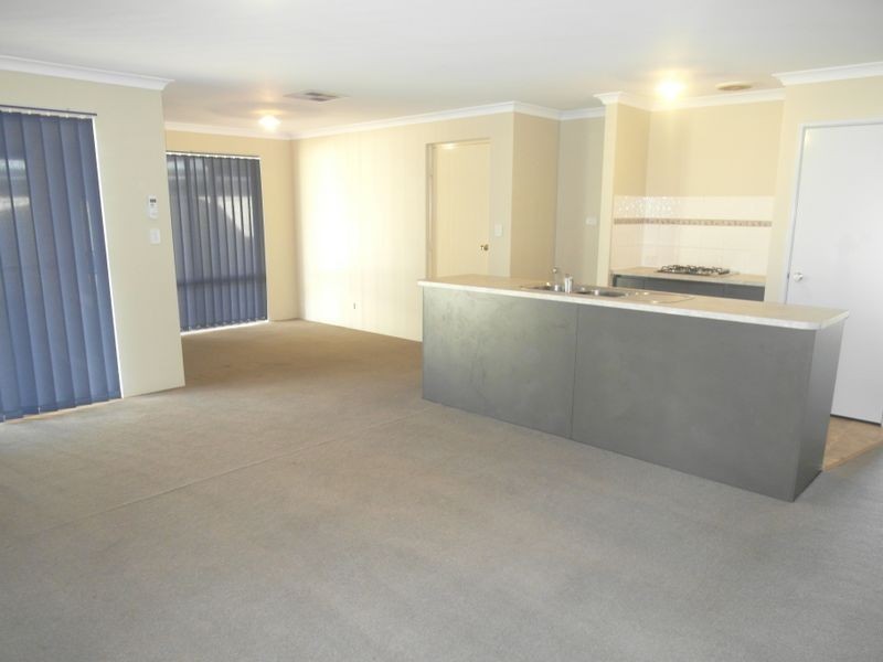 14 Kemshall Way, Maddington WA 6109