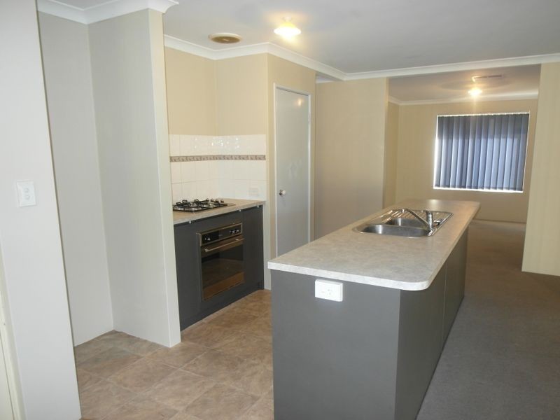 14 Kemshall Way, Maddington WA 6109