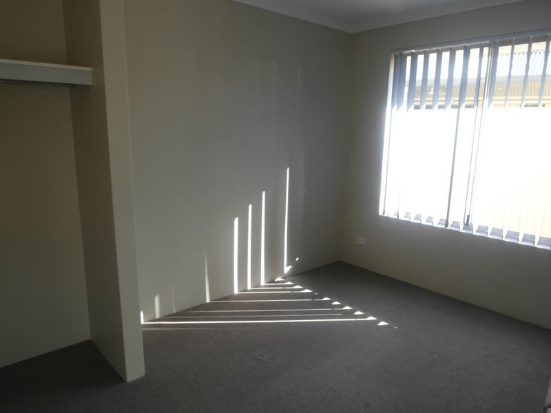 14 Kemshall Way, Maddington WA 6109