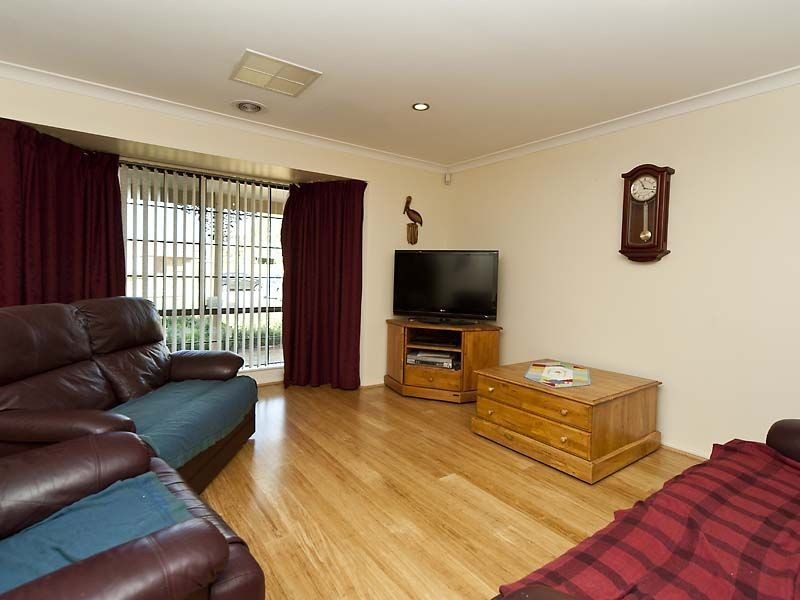 11 Shearwater Way, Gosnells WA 6110