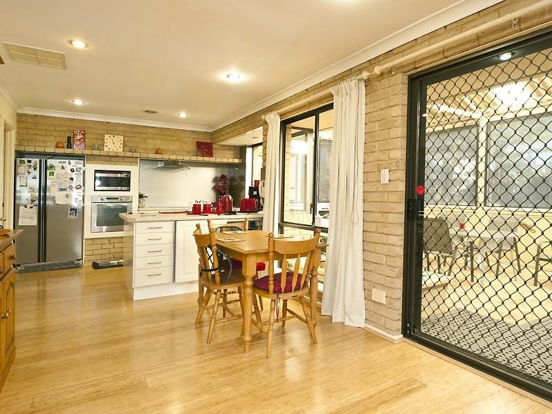 11 Shearwater Way, Gosnells WA 6110