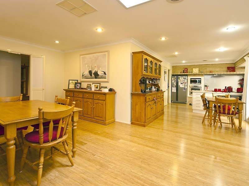 11 Shearwater Way, Gosnells WA 6110