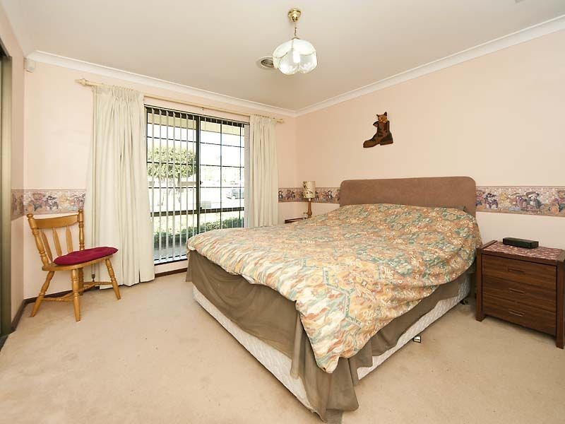 11 Shearwater Way, Gosnells WA 6110