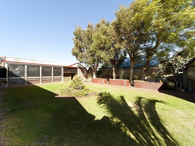 11 Shearwater Way, Gosnells WA 6110