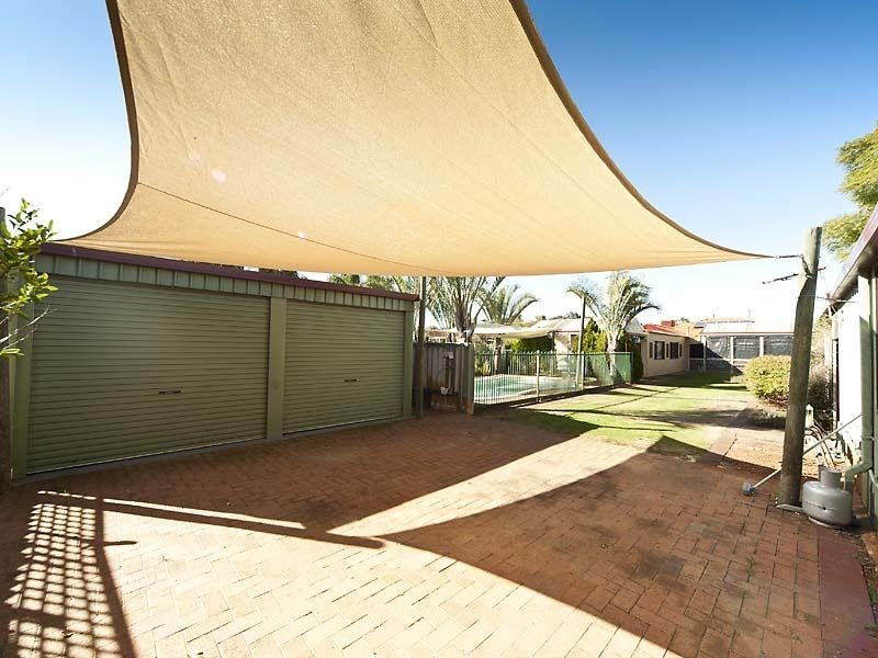 11 Shearwater Way, Gosnells WA 6110