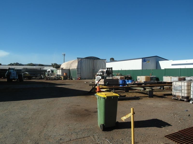 61 Champion Drive, Seville Grove WA 6112