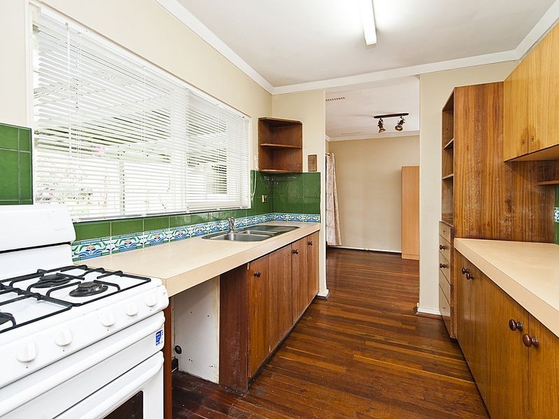 33 Clovelly Crescent, Lynwood WA 6147