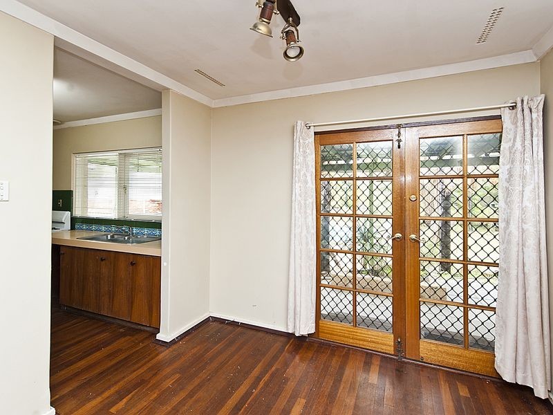 33 Clovelly Crescent, Lynwood WA 6147