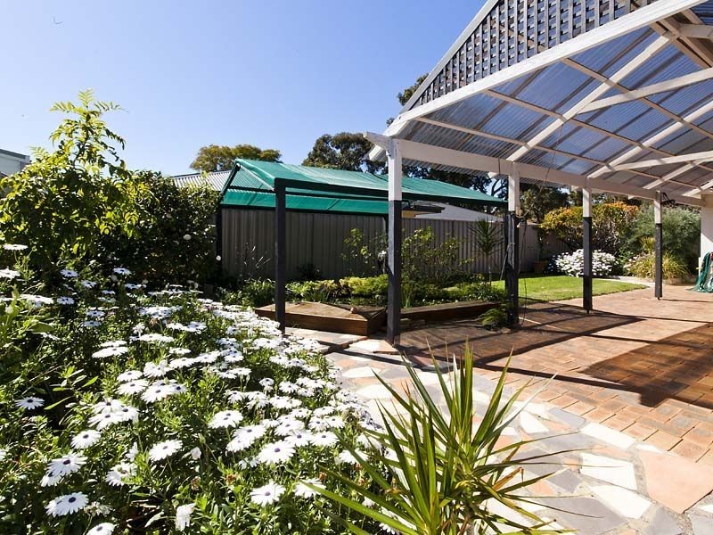 8 Heather Street, Martin WA 6110