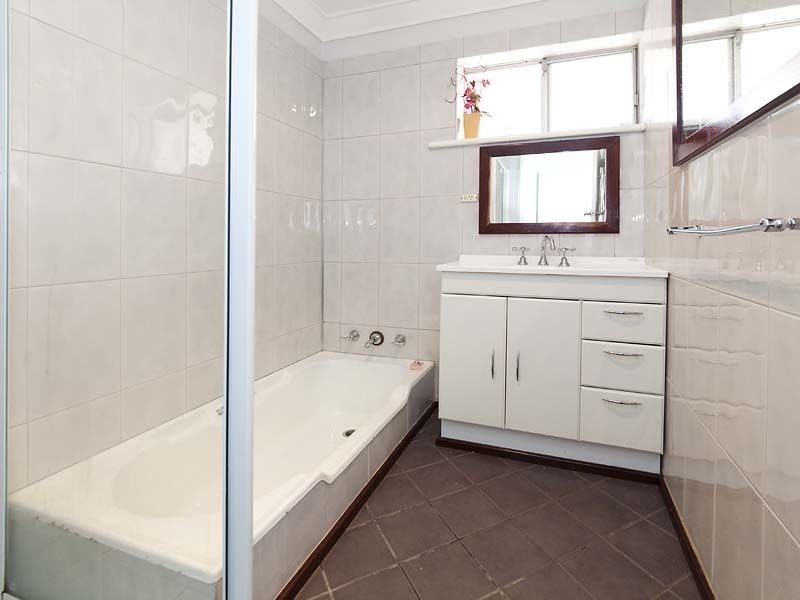 8 Heather Street, Martin WA 6110