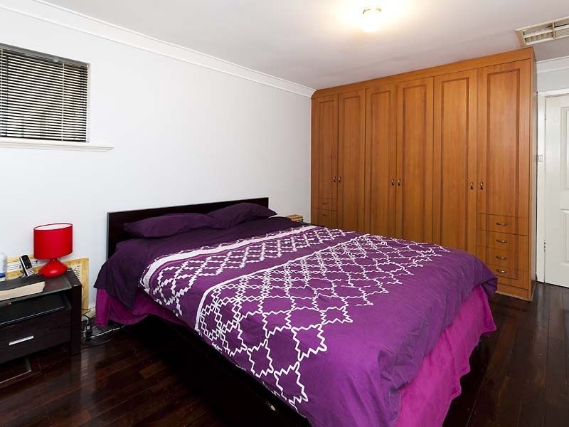 8 Heather Street, Martin WA 6110